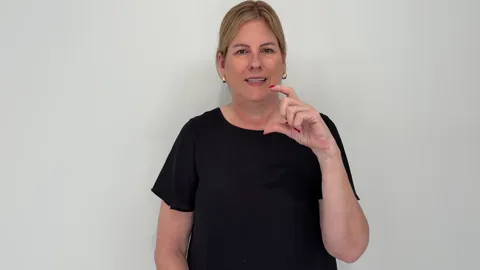 The Auslan fingerspelling handshape for the letter C