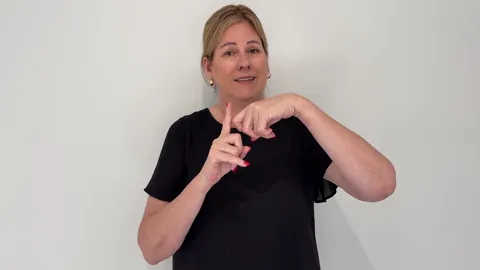 The Auslan fingerspelling handshape for the letter K