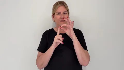 The Auslan fingerspelling handshape for the letter P
